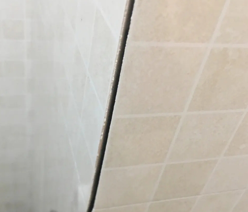 武川瓷砖空鼓维修公司分享阳台瓷砖脱落的修复过程可以分为以下几个步骤